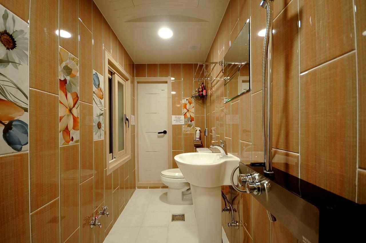 Family Hotel Bnb Пусан Екстер'єр фото