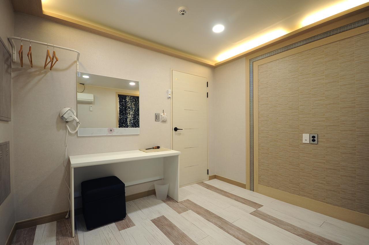 Family Hotel Bnb Пусан Екстер'єр фото