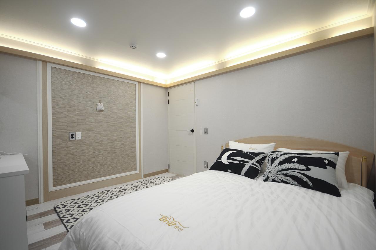 Family Hotel Bnb Пусан Екстер'єр фото