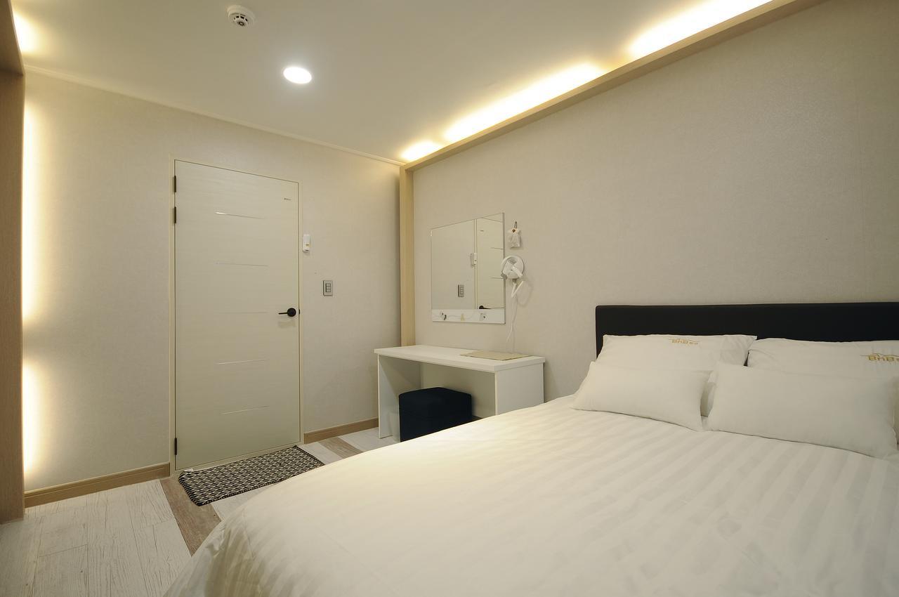 Family Hotel Bnb Пусан Екстер'єр фото