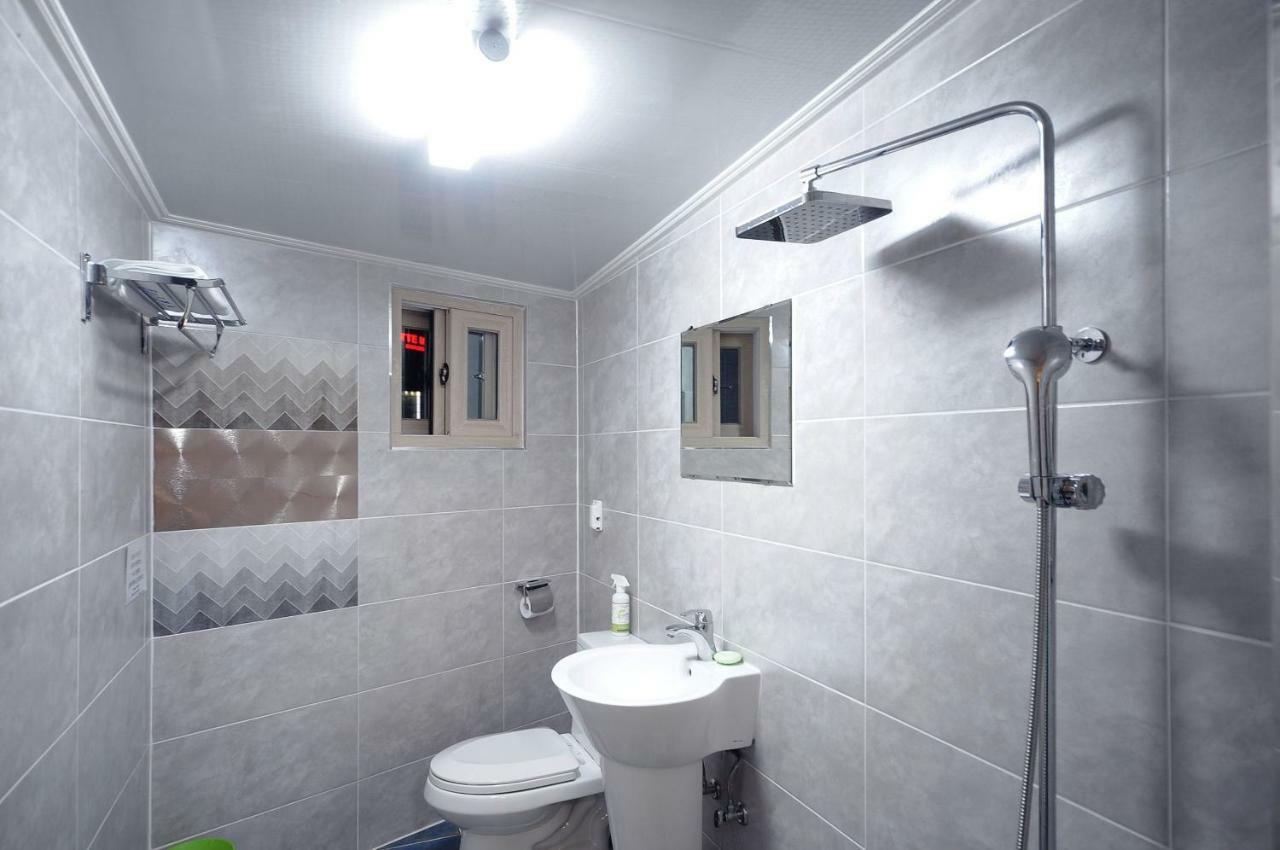 Family Hotel Bnb Пусан Екстер'єр фото